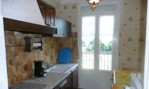 Cuisine moderne et équipée dans une location à Amélie -les-Bains, proposée par Mme Brantus